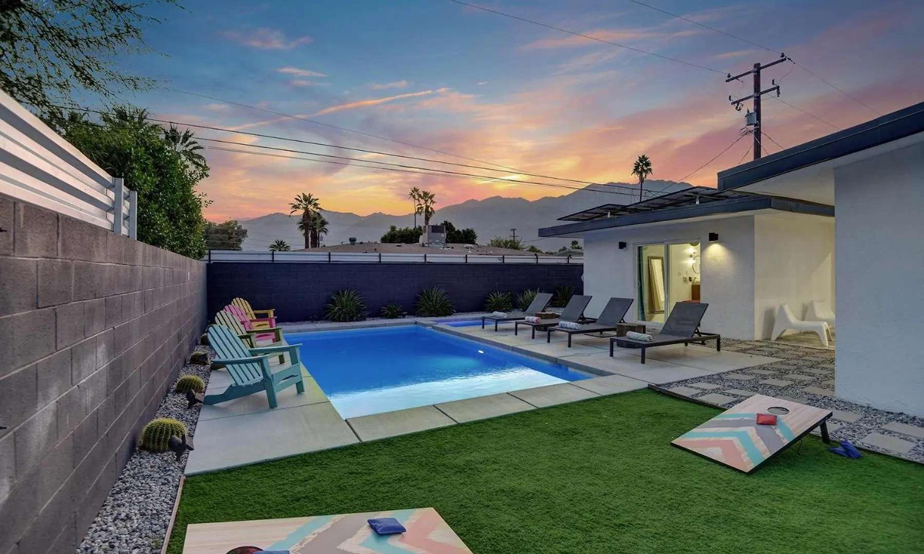 Neon Dream Villa Palm Springs Holiday home