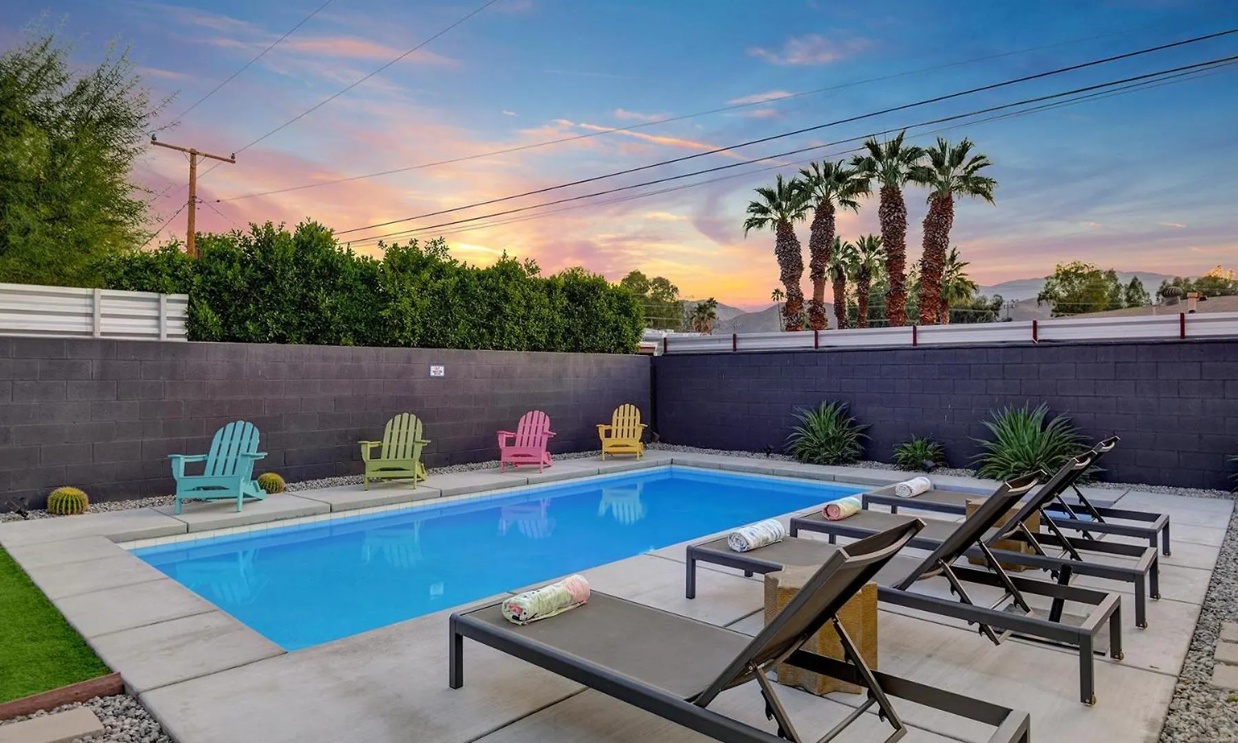 Neon Dream Villa Palm Springs